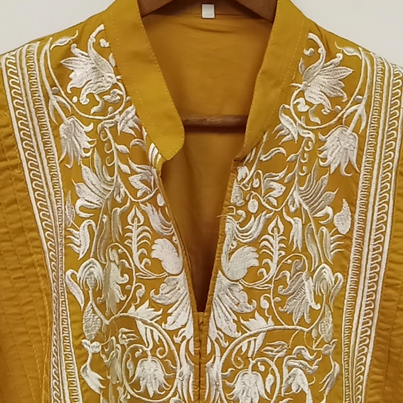 Kurta - Picture 2 of 4